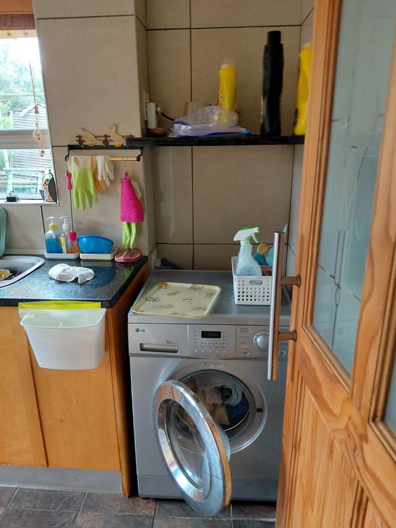 To Let 3 Bedroom Property for Rent in Loevenstein Western Cape